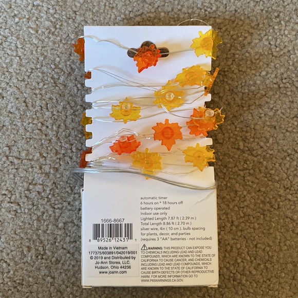 Simply Autumn Decor Leaves Lights - Picture 3 of 4